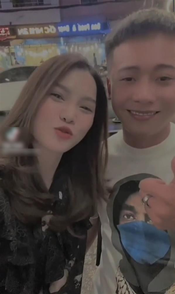 Nghi vấn Quang Linh Vlog có bạn gái, nhan sắc chất lượng cao - Hình 2 Nghi van Quang Linh Vlog co ban gai, nhan sac chat luong cao-Hinh-2