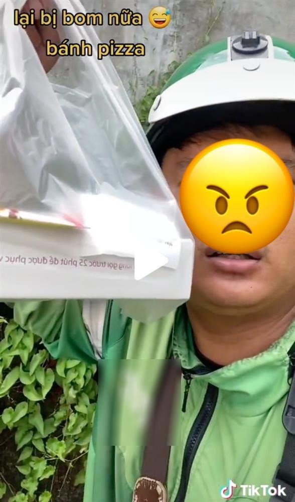 Giao pizza, shipper 'cạn lời' khi khách bom hàng lý do... củ chuối - Hình 2 Giao pizza, shipper 'can loi' khi khach bom hang ly do... cu chuoi-Hinh-2