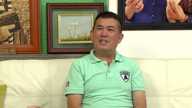 Nhật Cường: Hôn nhân 'kỳ lạ' 20 năm không cưới, U60 sống nhờ YouTube Nhat Cuong: Hon nhan 'ky la' 20 nam khong cuoi, U60 song nho YouTube