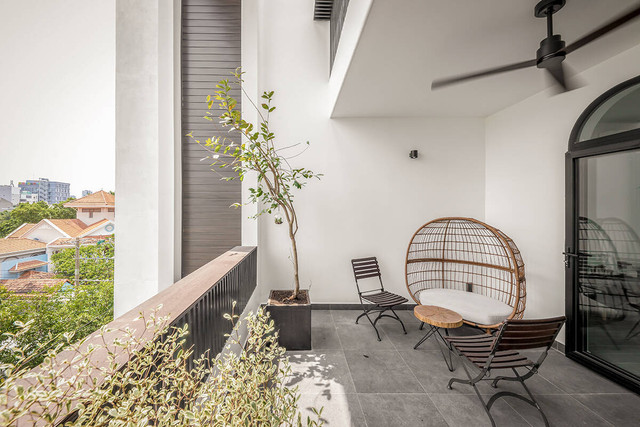 Giải pháp đưa nắng gió vào nhà 90m2, mặt tiền như tấm rèm cản bụi - Hình 31 Giai phap dua nang gio vao nha 90m2, mat tien nhu tam rem can bui-Hinh-31