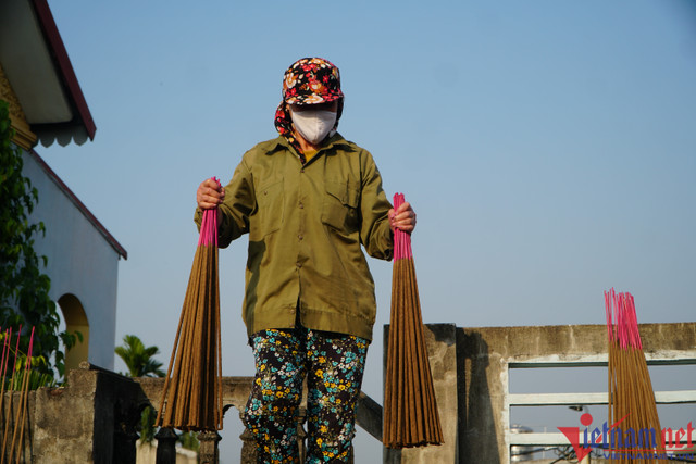 Làng hương 300 năm tuổi tất bật vào Tết Nguyên Đán - Hình 2 Lang huong 300 nam tuoi tat bat vao Tet Nguyen Dan-Hinh-2