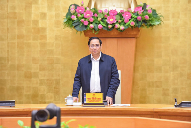 Thủ tướng: Đi từng ngõ, gõ từng nhà, rà từng người để tiêm vắc xin Thu tuong: Di tung ngo, go tung nha, ra tung nguoi de tiem vac xin