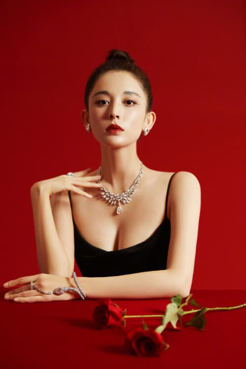 Lưu Diệc Phi và dàn mỹ nhân Cbiz sẽ ra sao khi không còn "chống lưng"? - Hình 15 Luu Diec Phi va dan my nhan Cbiz se ra sao khi khong con