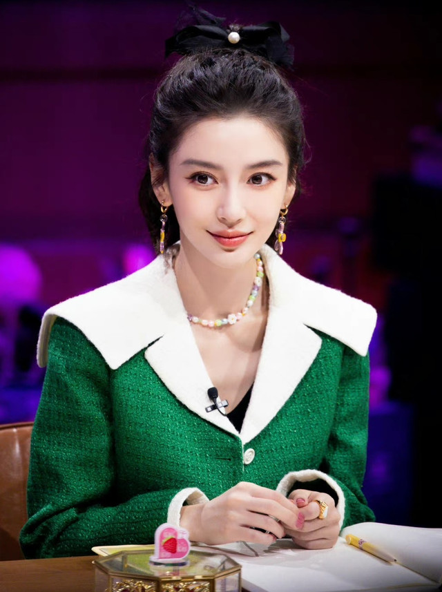 Angelababy sợ lặp lại sai lầm sau đổ vỡ với Huỳnh Hiểu Minh - Hình 2 Angelababy so lap lai sai lam sau do vo voi Huynh Hieu Minh-Hinh-2