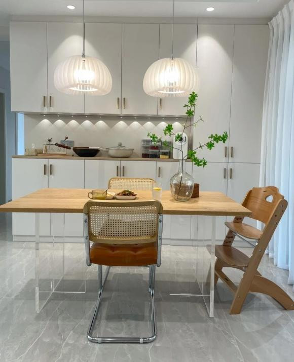 Đôi vợ chồng trẻ trang trí nhà rộng 128m2 phong cách tối giản - Hình 6 Doi vo chong tre trang tri nha rong 128m2 phong cach toi gian-Hinh-6