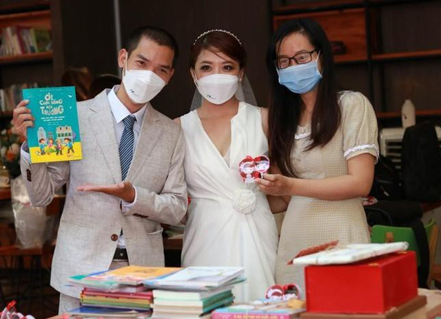Đám cưới mùa dịch của người trẻ: Đính hôn qua Zoom - Hình 11 Dam cuoi mua dich cua nguoi tre: Dinh hon qua Zoom-Hinh-11