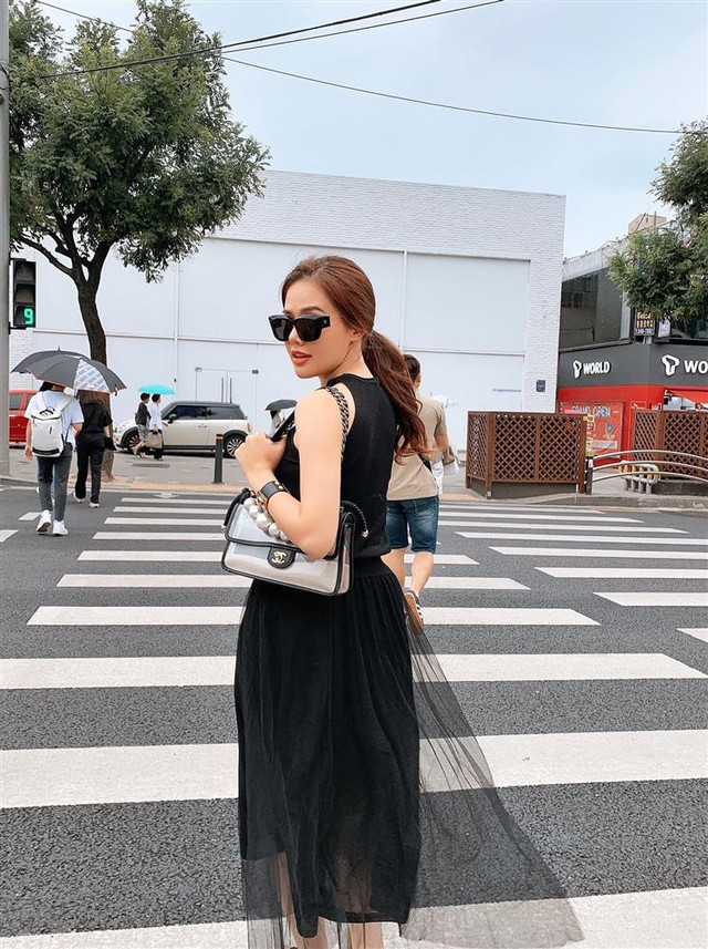 Bà bầu Phanh Lee xả ảnh ở trời Âu, lộ chi tiết 'mùi tiền' - Hình 6 Ba bau Phanh Lee xa anh o troi Au, lo chi tiet 'mui tien'-Hinh-6