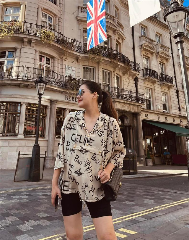 Bà bầu Phanh Lee xả ảnh ở trời Âu, lộ chi tiết 'mùi tiền' - Hình 4 Ba bau Phanh Lee xa anh o troi Au, lo chi tiet 'mui tien'-Hinh-4