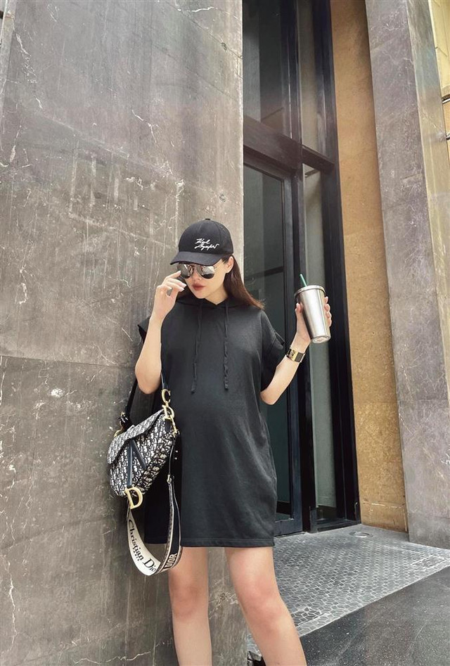 Bà bầu Phanh Lee xả ảnh ở trời Âu, lộ chi tiết 'mùi tiền' - Hình 8 Ba bau Phanh Lee xa anh o troi Au, lo chi tiet 'mui tien'-Hinh-8