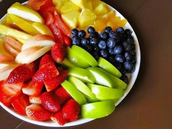 Tại sao không nên ăn dừa và uống nước dừa nhiều vào mùa hè? - Hình 5 Tai sao khong nen an dua va uong nuoc dua nhieu vao mua he?-Hinh-5