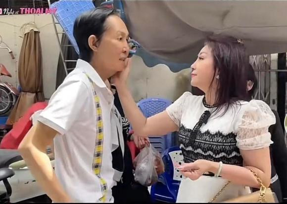 'Ông hoàng cải lương' Vũ Linh tái xuất nhưng dân tình xót xa - Hình 2 'Ong hoang cai luong' Vu Linh tai xuat nhung dan tinh xot xa-Hinh-2