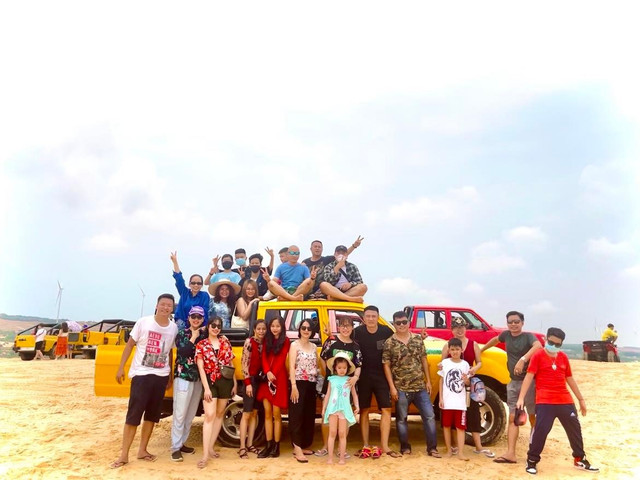 Lợi dụng trò đùa giới tính khi chơi team building - Hình 4 Loi dung tro dua gioi tinh khi choi team building-Hinh-4