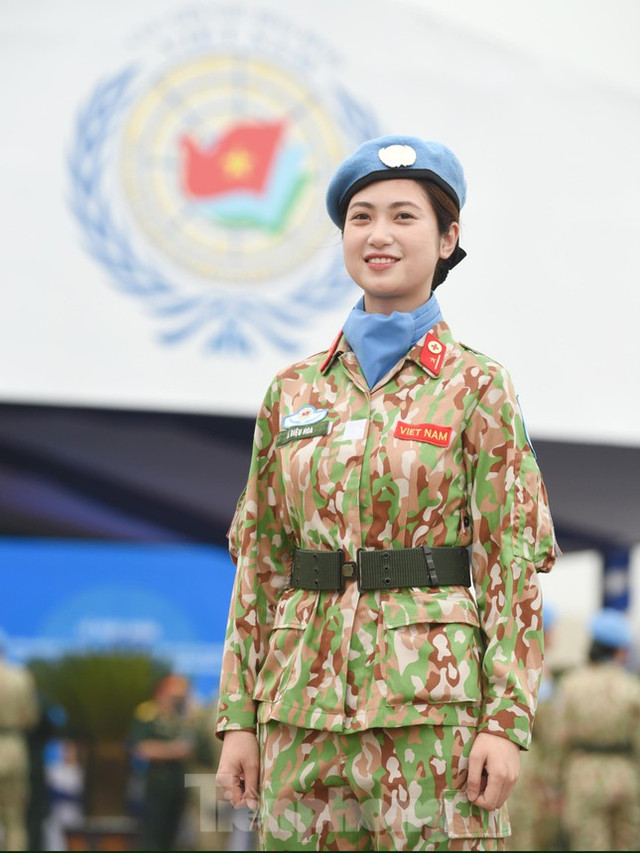 'Bóng hồng' 9x lên đường làm nhiệm vụ gìn giữ hoà bình 'Bong hong' 9x len duong lam nhiem vu gin giu hoa binh