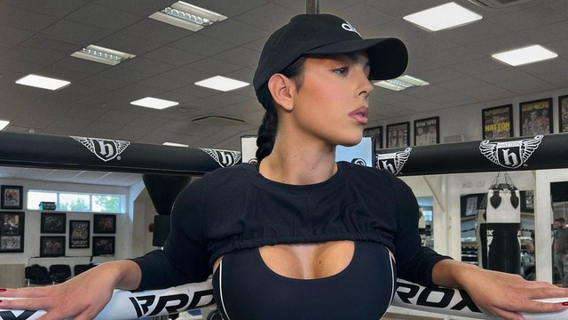 Bạn gái Ronaldo tập MMA Ban gai Ronaldo tap MMA