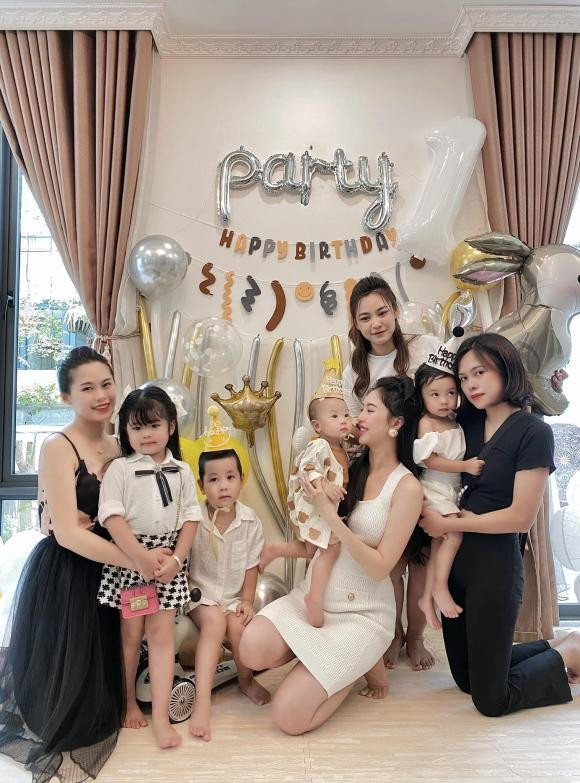 Con trai lớn tròn 1 tuổi, hot girl 'Người Ấy Là Ai' sắp đẻ bé thứ 2 - Hình 4 Con trai lon tron 1 tuoi, hot girl 'Nguoi Ay La Ai' sap de be thu 2-Hinh-4
