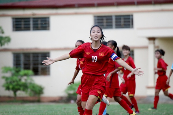 Sắc vóc nóng bỏng của đội trưởng U18 nữ Việt Nam - Hình 3 Sac voc nong bong cua doi truong U18 nu Viet Nam-Hinh-3