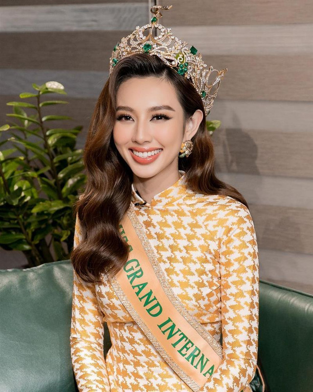 Lan truyền ảnh hoa hậu Thùy Tiên đánh bài cực sung - Hình 5 Lan truyen anh hoa hau Thuy Tien danh bai cuc sung-Hinh-5
