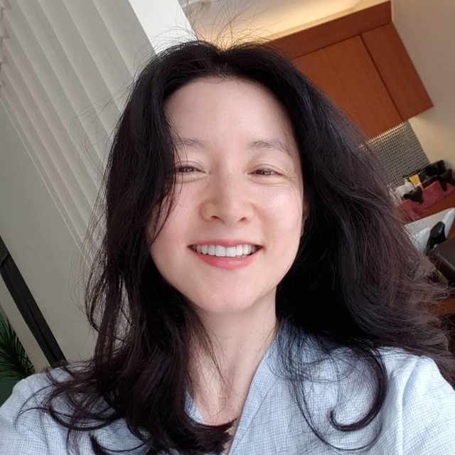 Bí quyết trẻ mãi không già của Lee Young Ae ở tuổi 51 - Hình 2 Bi quyet tre mai khong gia cua Lee Young Ae o tuoi 51-Hinh-2