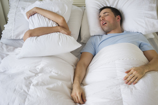 Cách chấm dứt tình trạng ngủ ngáy Cach cham dut tinh trang ngu ngay
