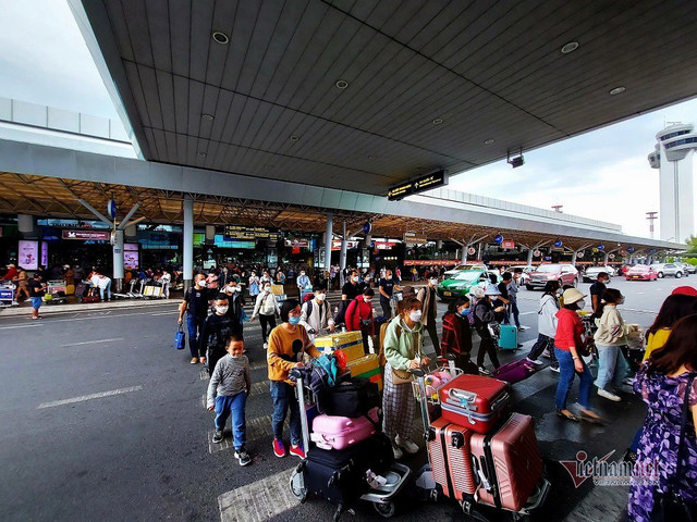 Bát bún 100.000 đồng, cốc cà phê phụ thu 'VAT 100%' - Hình 3 Bat bun 100.000 dong, coc ca phe phu thu 'VAT 100%'-Hinh-3