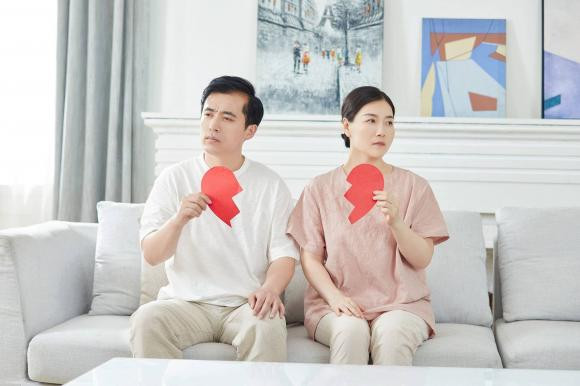 Lén lút vụng trộm sáu năm cứ ngỡ chồng không hề hay biết - Hình 3 Len lut vung trom sau nam cu ngo chong khong he hay biet-Hinh-3