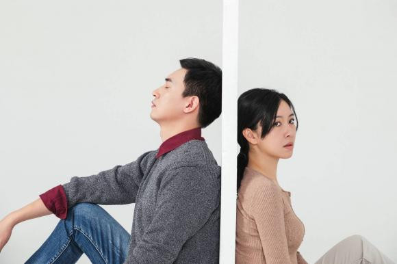 Lén lút vụng trộm sáu năm cứ ngỡ chồng không hề hay biết - Hình 2 Len lut vung trom sau nam cu ngo chong khong he hay biet-Hinh-2