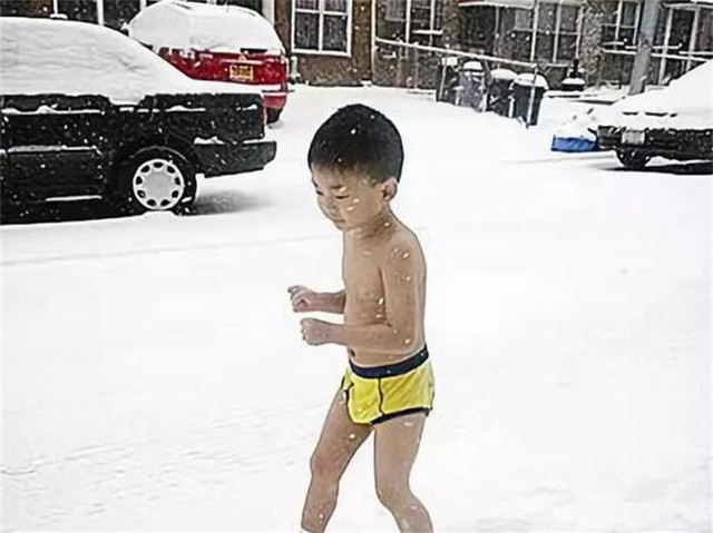 Cậu bé chạy bộ giữa thời tiết -13 độ năm 2012 giờ ra sao? Cau be chay bo giua thoi tiet -13 do nam 2012 gio ra sao?