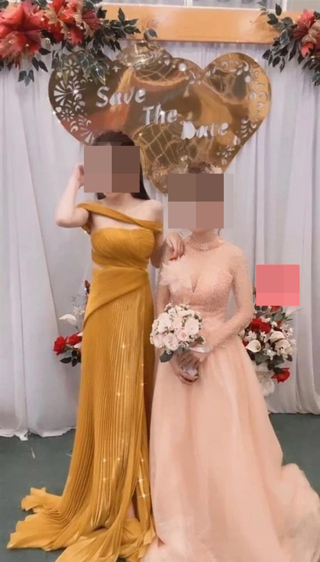 Khách mời diện váy xẻ đùi đi đám cưới, không nhận ra đâu là cô dâu - Hình 5 Khach moi dien vay xe dui di dam cuoi, khong nhan ra dau la co dau-Hinh-5