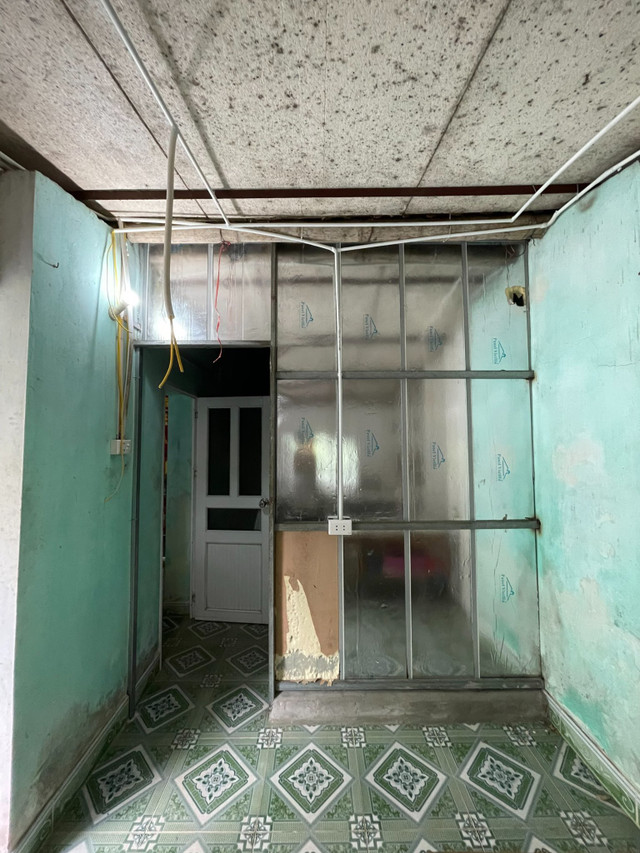 Căn bếp cũ 9m2 'biến hình' đẹp đẽ, trở thành món quà con gái tặng mẹ - Hình 3 Can bep cu 9m2 'bien hinh' dep de, tro thanh mon qua con gai tang me-Hinh-3