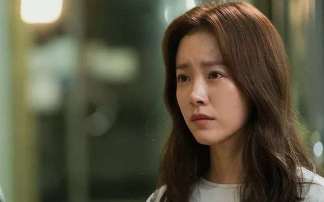Chồng đi nhậu suốt đêm, vợ đuổi khỏi nhà rồi nhận tin dữ Chong di nhau suot dem, vo duoi khoi nha roi nhan tin du
