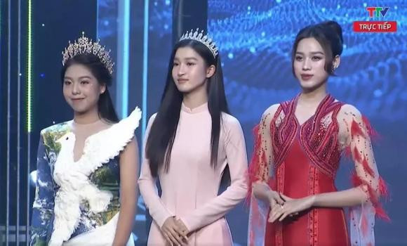 Hoa hậu Đỗ Thị Hà và Á hậu Phương Nhi chung một khung hình - Hình 2 Hoa hau Do Thi Ha va A hau Phuong Nhi chung mot khung hinh-Hinh-2