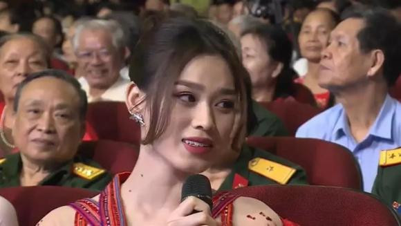 Hoa hậu Đỗ Thị Hà và Á hậu Phương Nhi chung một khung hình - Hình 5 Hoa hau Do Thi Ha va A hau Phuong Nhi chung mot khung hinh-Hinh-5