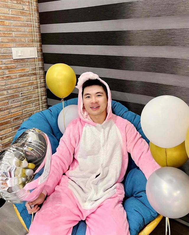 Cậu út nhà bầu Hiển hành động chú ý sau tin hẹn hò hoa hậu - Hình 2 Cau ut nha bau Hien hanh dong chu y sau tin hen ho hoa hau-Hinh-2