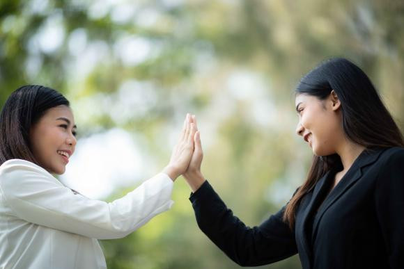 Ngày đầu về nhà người yêu ra mắt, chị gái anh nói một điều bất ngờ - Hình 3 Ngay dau ve nha nguoi yeu ra mat, chi gai anh noi mot dieu bat ngo-Hinh-3