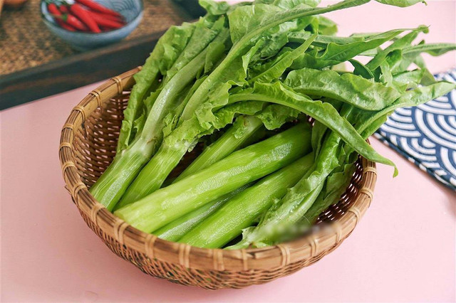5 loại rau củ dễ trồng, không phun thuốc sâu, chị em cứ mua vô tư - Hình 3 5 loai rau cu de trong, khong phun thuoc sau, chi em cu mua vo tu-Hinh-3