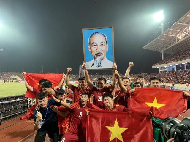 Đội trưởng U23 Bùi Hoàng Việt Anh: Chàng trai sợ nước mắt của mẹ - Hình 6 Doi truong U23 Bui Hoang Viet Anh: Chang trai so nuoc mat cua me-Hinh-6