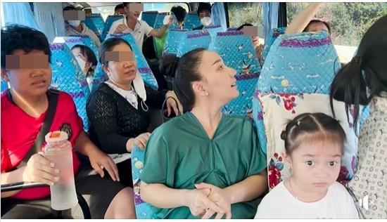 Than vãn sự cố khi thuê xe, Lê Dương Bảo Lâm bị 'chỉnh lưng' Than van su co khi thue xe, Le Duong Bao Lam bi 'chinh lung'