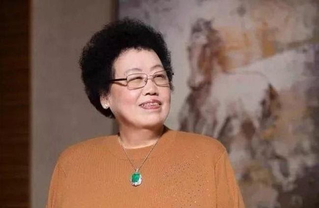 Phú bà giàu nhất đại lục và bản di chúc gây sốc - Hình 4 Phu ba giau nhat dai luc va ban di chuc gay soc-Hinh-4