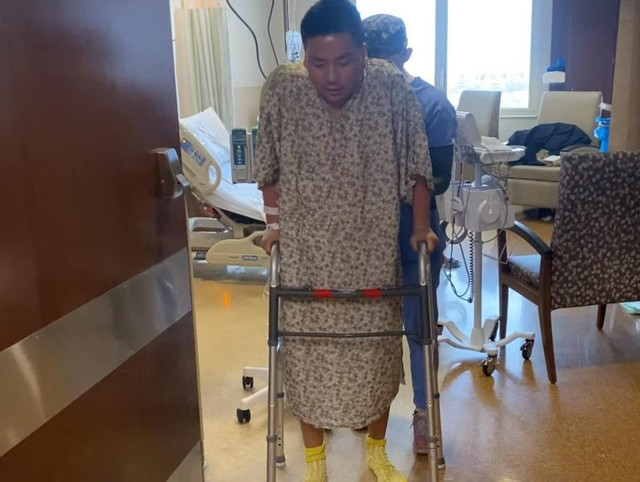 Khoa Pug rớt nước mắt, không thể tự đi sau phẫu thuật kéo chân - Hình 6 Khoa Pug rot nuoc mat, khong the tu di sau phau thuat keo chan-Hinh-6
