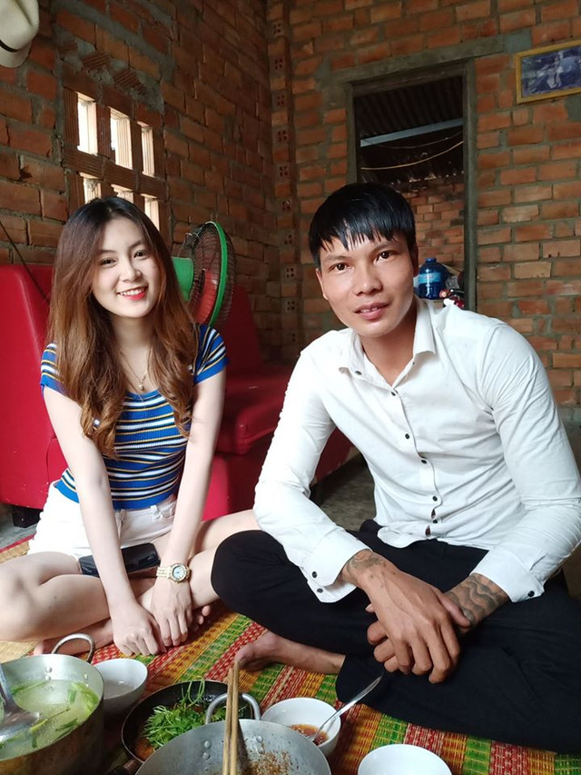 Cô giáo xinh đẹp bên Lộc Fuho từng gây tranh cãi vì gu thời trang - Hình 3 Co giao xinh dep ben Loc Fuho tung gay tranh cai vi gu thoi trang-Hinh-3