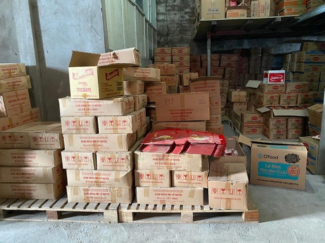 Phát hiện hơn 3.000 bánh trung thu không rõ nguồn gốc Phat hien hon 3.000 banh trung thu khong ro nguon goc