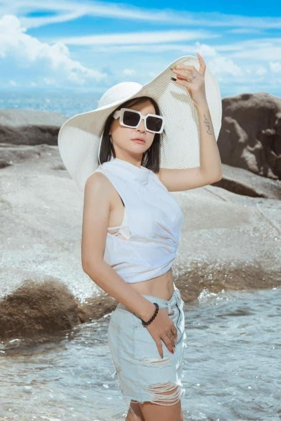 Cát Phượng phản ứng thế nào khi bị nhắc chuyện chia tay? - Hình 5 Cat Phuong phan ung the nao khi bi nhac chuyen chia tay?-Hinh-5