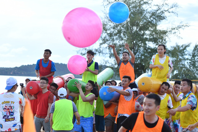Team building để gắn kết đồng nghiệp hay mệt mỏi? Team building de gan ket dong nghiep hay met moi?