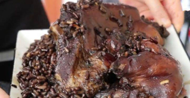 Món ăn đại bổ ngày đông giá rét với 1 chiếc móng giò - Hình 6 Mon an dai bo ngay dong gia ret voi 1 chiec mong gio-Hinh-6