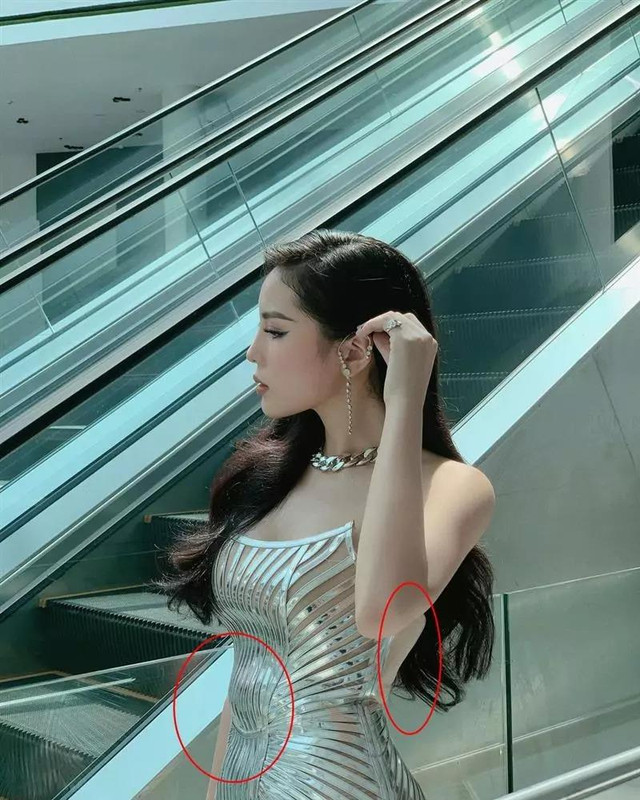 Phương Oanh chặt đẹp Hoa hậu Kỳ Duyên nhờ body 'đã hết khúc giò'? - Hình 7 Phuong Oanh chat dep Hoa hau Ky Duyen nho body 'da het khuc gio'?-Hinh-7