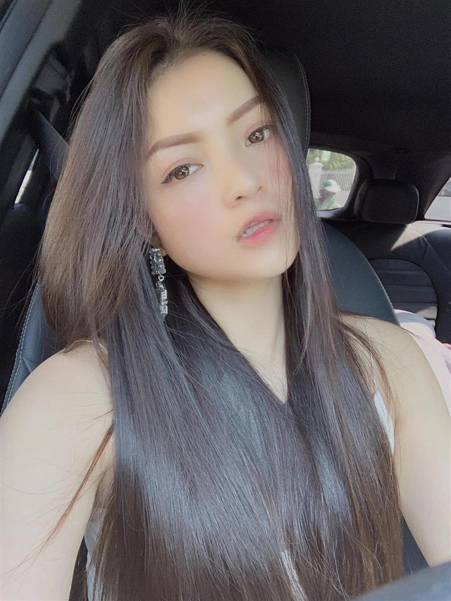 Cựu hot girl Thủy Top: Con gái đại gia phố cổ - Hình 2 Cuu hot girl Thuy Top: Con gai dai gia pho co-Hinh-2