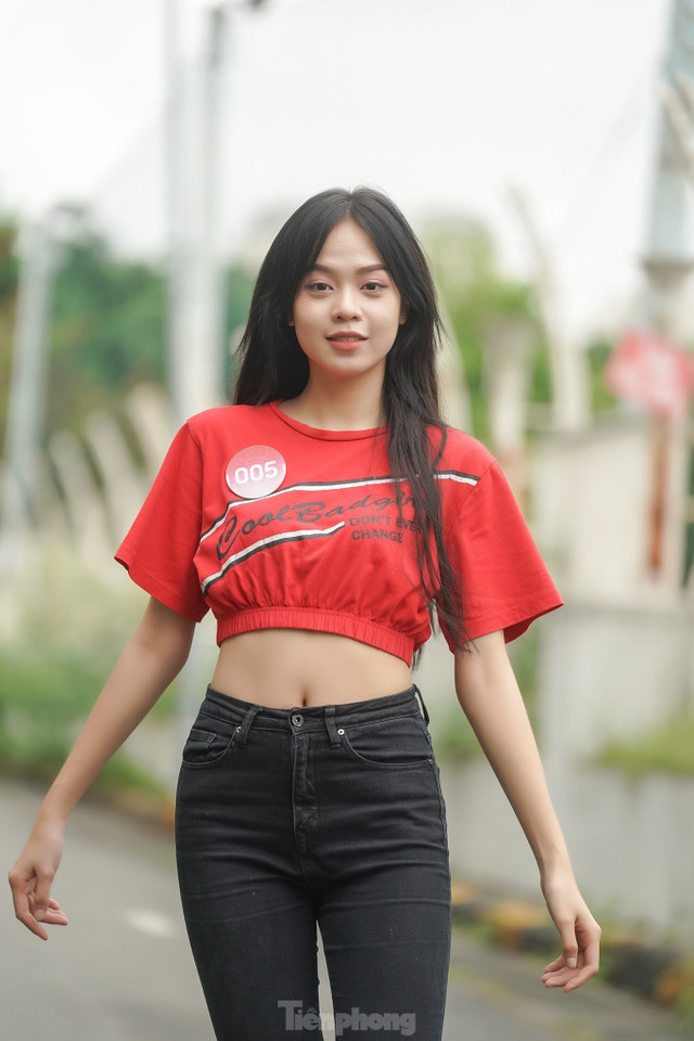 Vòng eo thon của Hoa hậu Huỳnh Thị Thanh Thủy - Hình 4 Vong eo thon cua Hoa hau Huynh Thi Thanh Thuy-Hinh-4
