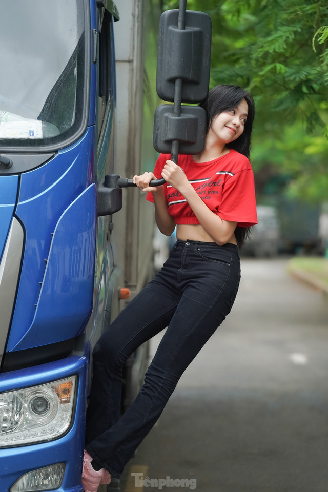 Vòng eo thon của Hoa hậu Huỳnh Thị Thanh Thủy - Hình 7 Vong eo thon cua Hoa hau Huynh Thi Thanh Thuy-Hinh-7