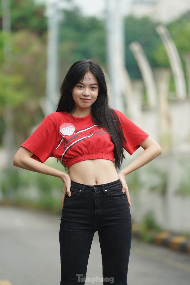 Vòng eo thon của Hoa hậu Huỳnh Thị Thanh Thủy - Hình 11 Vong eo thon cua Hoa hau Huynh Thi Thanh Thuy-Hinh-11