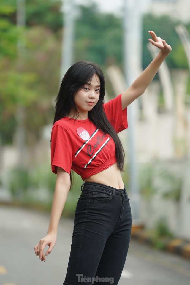 Vòng eo thon của Hoa hậu Huỳnh Thị Thanh Thủy - Hình 10 Vong eo thon cua Hoa hau Huynh Thi Thanh Thuy-Hinh-10